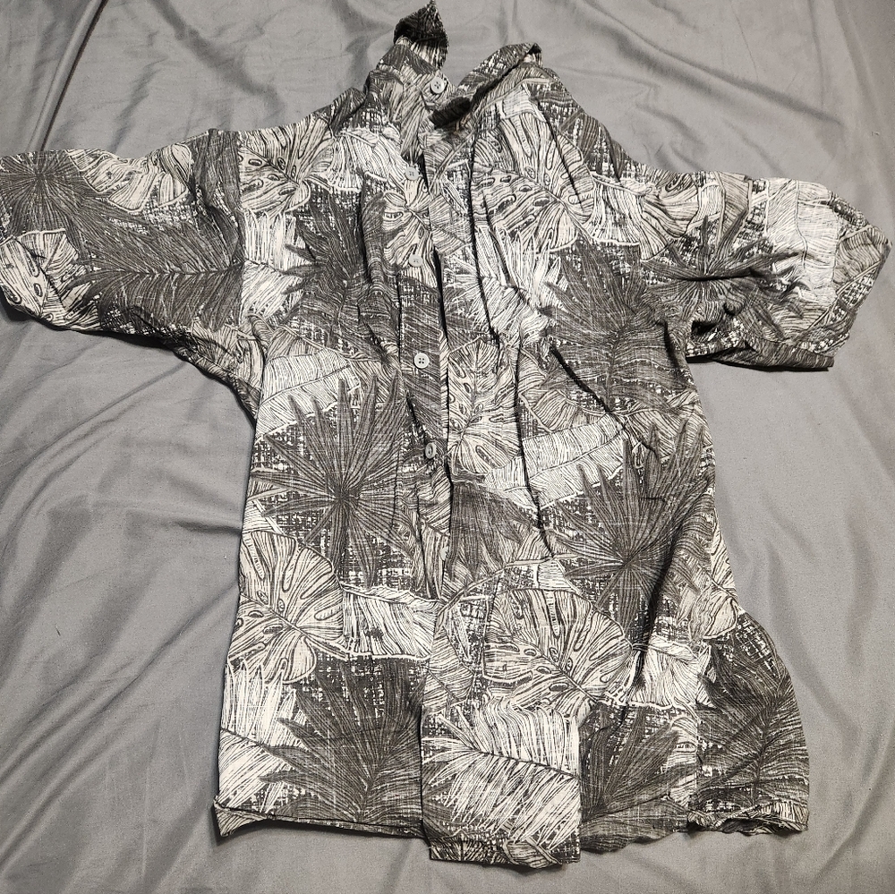Grey and White leaf pattern button up